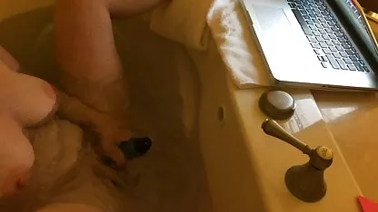 Ai noroc că am fugit de IRA în seara asta. femei grase bune de pula