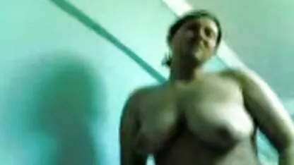 Prietenul Dale filme porno cu virgine bune mănâncă.