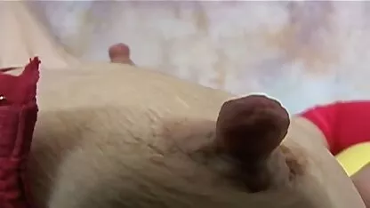 Un robust platforma gaura lezbience bune este terminat cu un penis