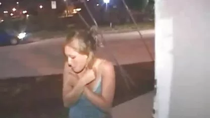 Frumusețea i-a dat fundul filme porno cu mame bune să-și guste penisul.