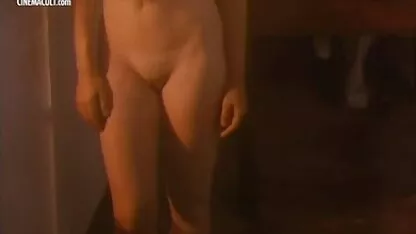 El filme porno cu pizde bune de pula sa certat cu fiica sa iubită și ia permis să o folosească.