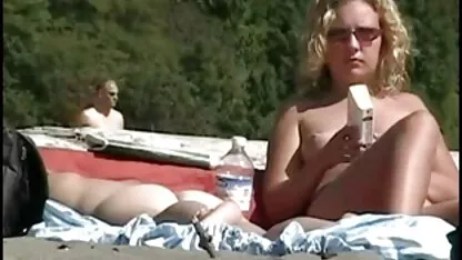 opriți molodushka și urcați la un pat acasă. filme porno cu eleve bune