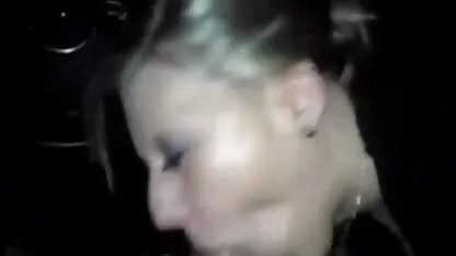 Tânără și frumoasă filme porno cu blonde bune frumusețe se raspandeste picioarele ei