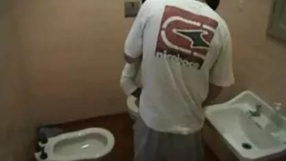 Beat Bruneta la o petrecere filme porno cu chinezoaice bune