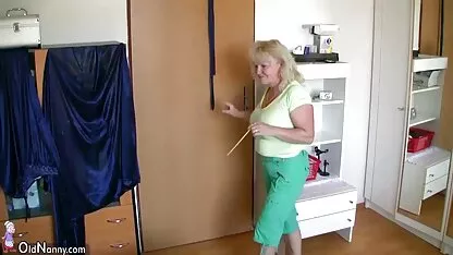 Blondele și brunetele au pizde bune rau rață lesbiană.