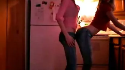 Fata uimitoare Se porno cu bune masturbeaza cu un vibrator.