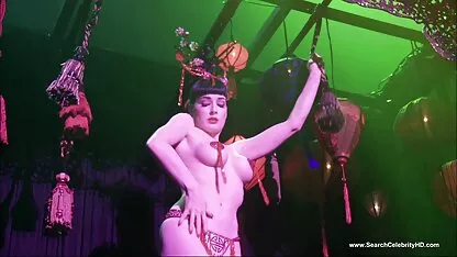 Uita-te la prietena dracu ' în toate găurile ei. pasarici bune