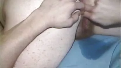 Tânără blondă, o păsărică pe xxx negrese bune penisul unui băiat.