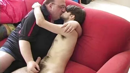 Studentul își înnebunește mentorul filme porno cu grase bune pentru cinci persoane.