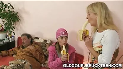 Două curve și pasarici bune un dulce cum