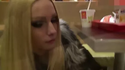 Coajă rusă scalabilă și scalabilă în interiorul păsăricii și xxx negrese bune anusului.
