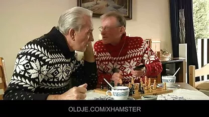 Rus sex cu blonde bune roșu fata de pe canapea dracului