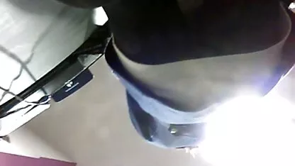 Am făcut reparații cu tipul ăla filme porno cu cele mai bune pizde și am fost distras de Se duck.