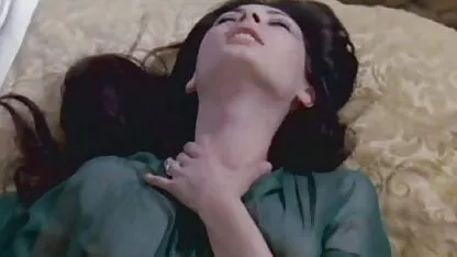 Trei lesbiene fete bune nud văzut în parc