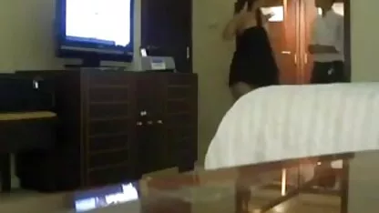 Blonda se masturbeaza cu mâinile sensibile. filme porno cu eleve bune