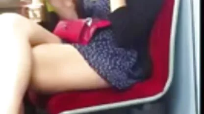 Începe și porno cu pizde bune o ia în fund, dracu'.