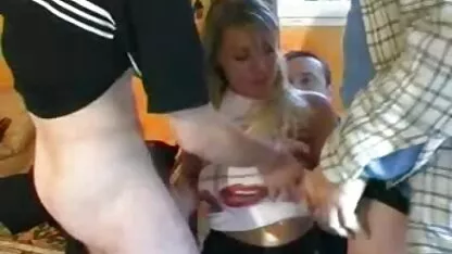 Blonda îi xxx cu blonde bune place aspectul anal dovedit.