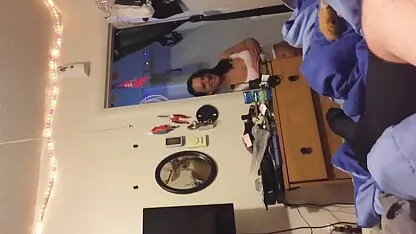 Bruneta cu un personal frumos filme porno cu mame bune cum în păsărică