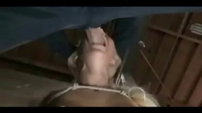Ea a gagici bune fost futut de prietenul nepoatei ei.