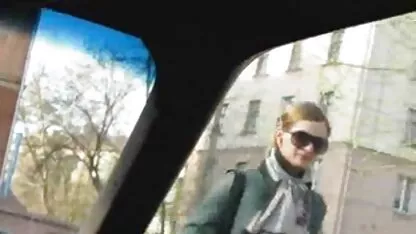Puneți pizde goale bune copiii în două trunchiuri.