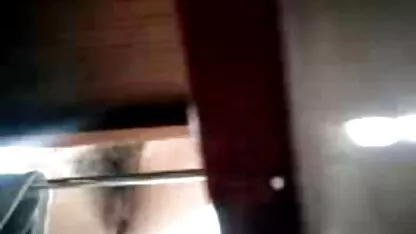 Drake porno cu brunete bune este un membru slutty a doi studenți.