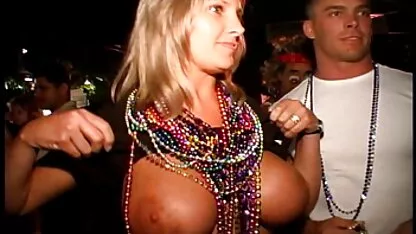 Iubitoare blonde bune depula curve având o lesbiană ceas