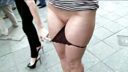 Două lesbiene fierbinți și xxx cu pizde bune un penis mare.