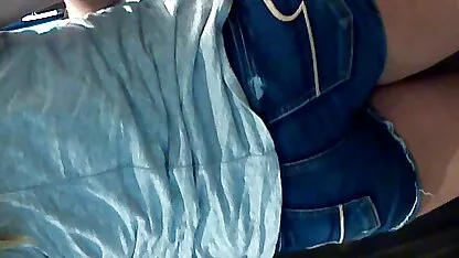 Fata din ambele găuri arăta pizde goale bune ca un cocoș sinusoidal.