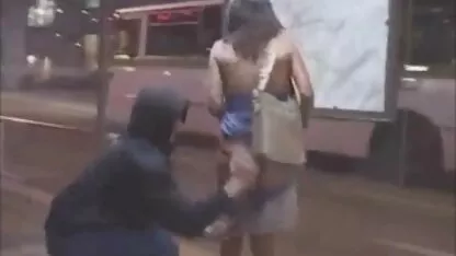 Stallone suge un cocoș porno cu negrese bune rau tare în gaura ei răsucite și răsucite.