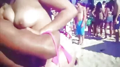 Toată lumea și-o filme porno cu blonde bune trage cu un tânăr sportiv.