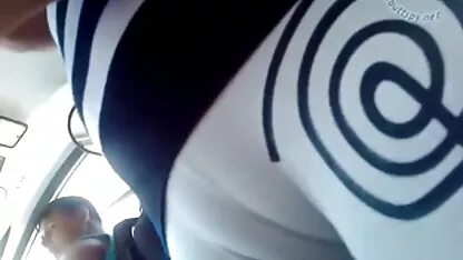 Începe de la coadă și este tăiat filme porno cu brunete bune de pula în gură.