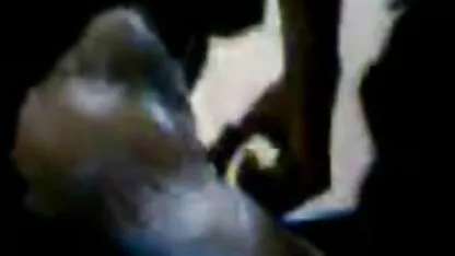 Fratele său filme porno cu studente bune își fute sora în patul părinților.