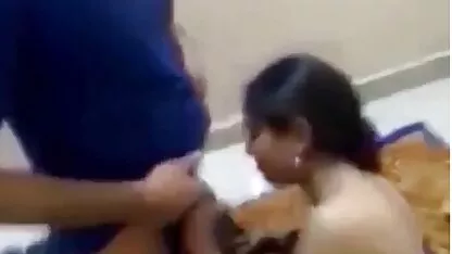 Roșu iubito iubește filme porno cu negrese bune supt și sărind pe partea de sus a unui penis