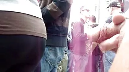 Fata cu o fata porno cu pizde bune draguta sare perfect pe partea de sus a unui membru