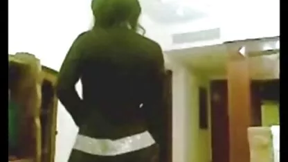 Futai in timpul lungilor porno cu pizde bune rau gemete ale unei brunete frumoase